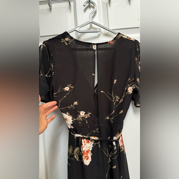 Flowy Floral Maxi Dress - Picture 6 of 6